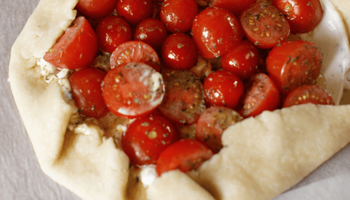 Рецепт галеты с томатами и мягким творогом