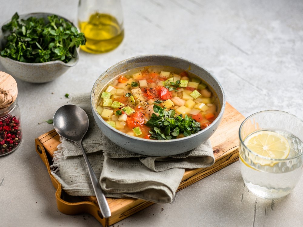 Минестроне с овощами и зеленью