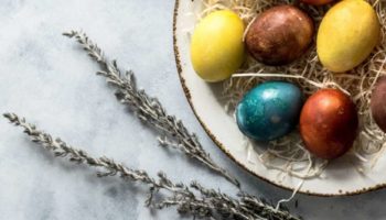 Как правильно красить яйца на пасху?