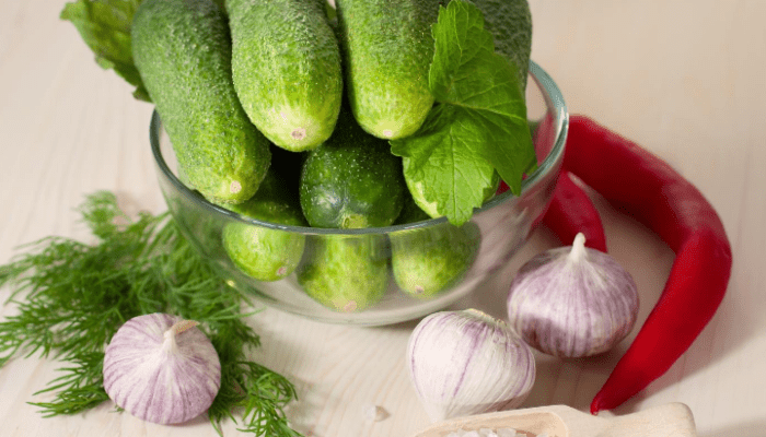 Как малосолить овощи?